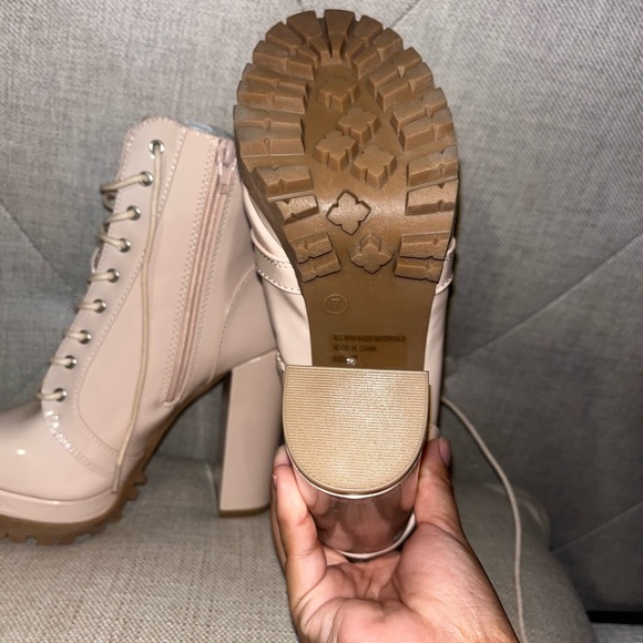 Nude boots / heels - Picture 4 of 5